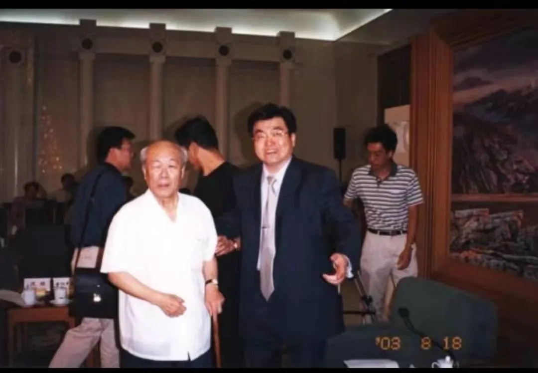 中國網(wǎng)刊載《斯人已逝，墨香猶存——憶歐陽中石先生》 